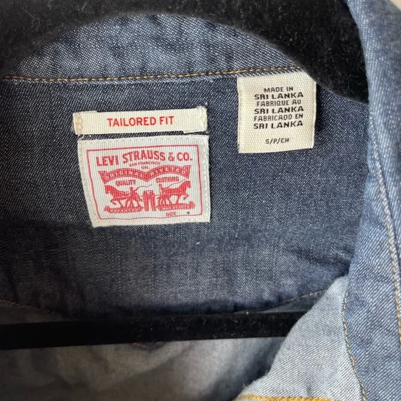 Levi’s Red Tab Womens Denim Shirt sz S - Picture 2 of 7